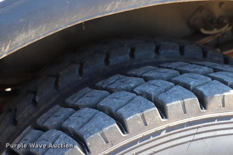 image for item ED9580 2001 International 4800 bucket truck