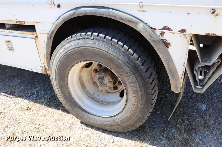 image for item ED9580 2001 International 4800 bucket truck