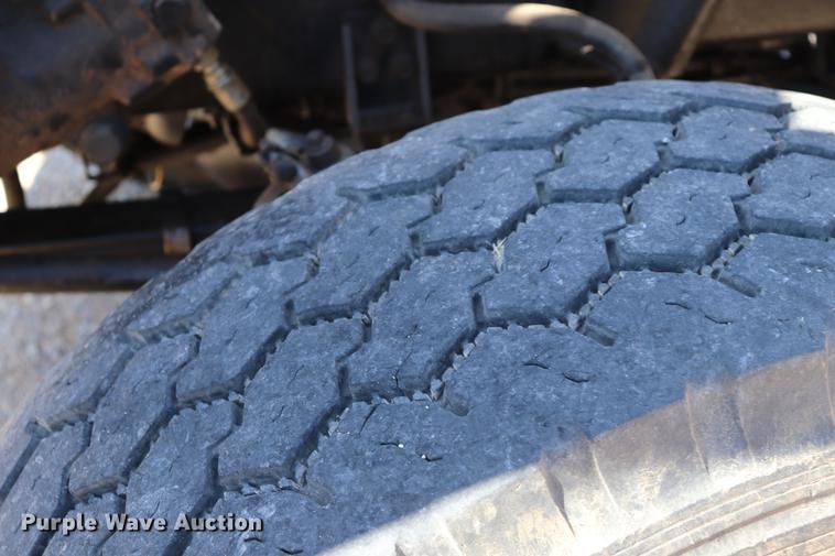 image for item ED9580 2001 International 4800 bucket truck