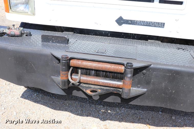 image for item ED9580 2001 International 4800 bucket truck