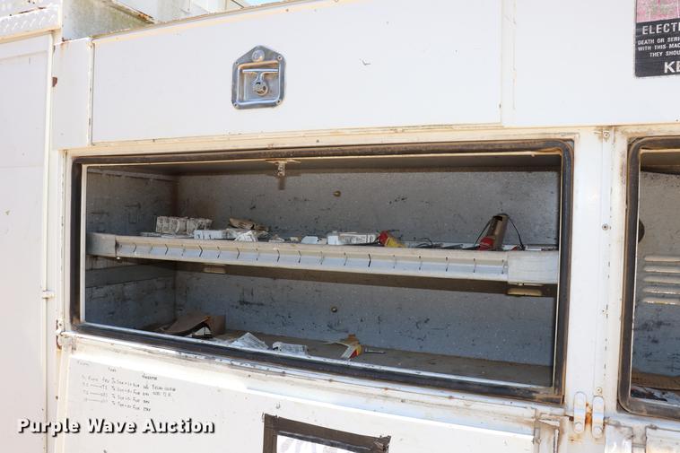 image for item ED9580 2001 International 4800 bucket truck