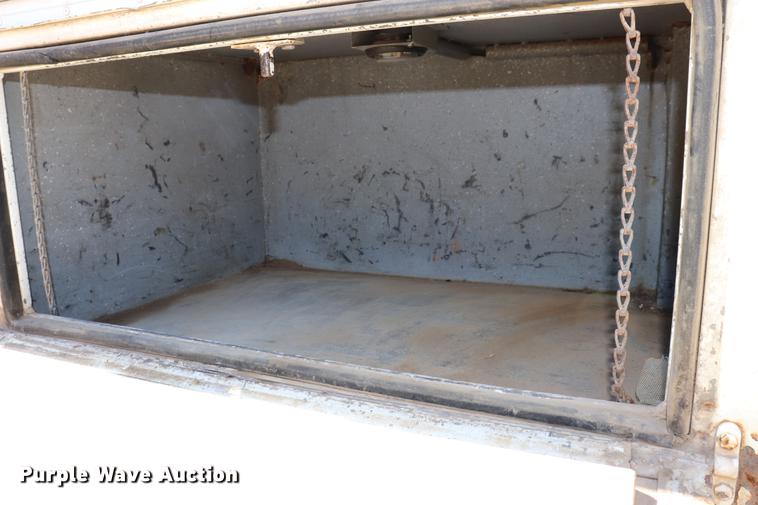 image for item ED9580 2001 International 4800 bucket truck