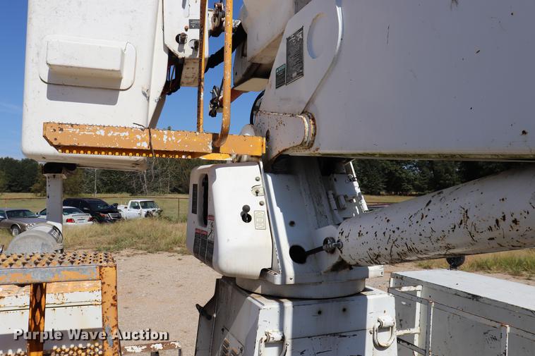 image for item ED9580 2001 International 4800 bucket truck