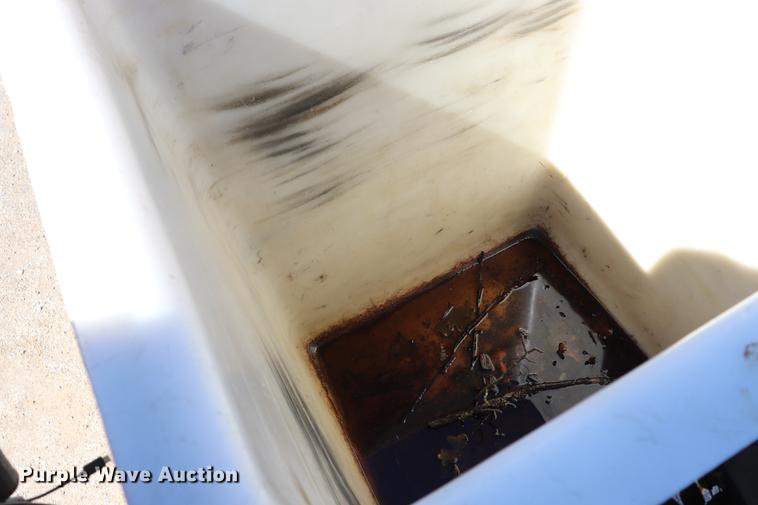 image for item ED9580 2001 International 4800 bucket truck