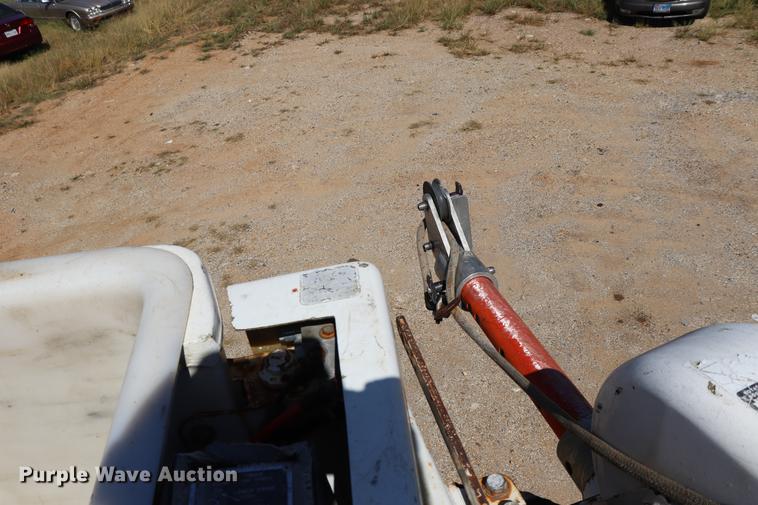 image for item ED9580 2001 International 4800 bucket truck