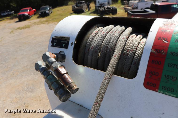 image for item ED9580 2001 International 4800 bucket truck