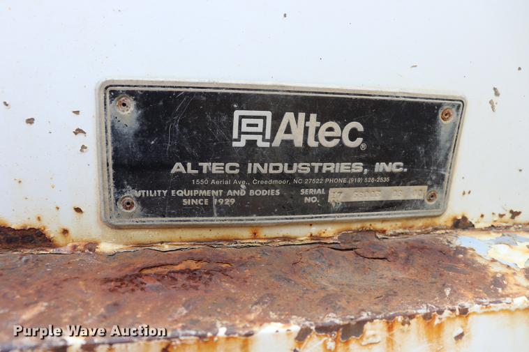 image for item ED9580 2001 International 4800 bucket truck