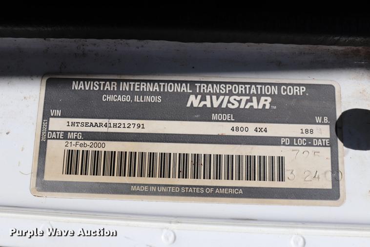 image for item ED9580 2001 International 4800 bucket truck