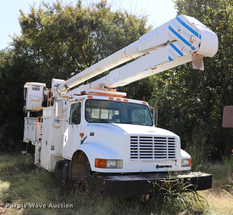 image for item ED9581 2000 International 4900 bucket truck