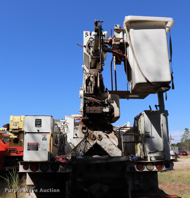 image for item ED9581 2000 International 4900 bucket truck