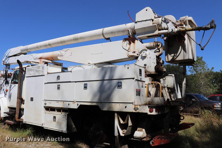 image for item ED9581 2000 International 4900 bucket truck