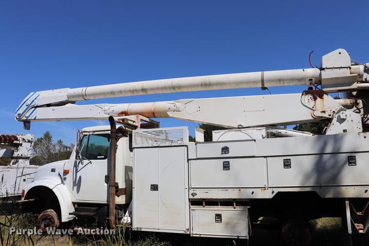 image for item ED9581 2000 International 4900 bucket truck