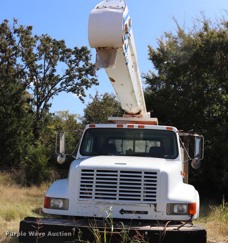 image for item ED9581 2000 International 4900 bucket truck