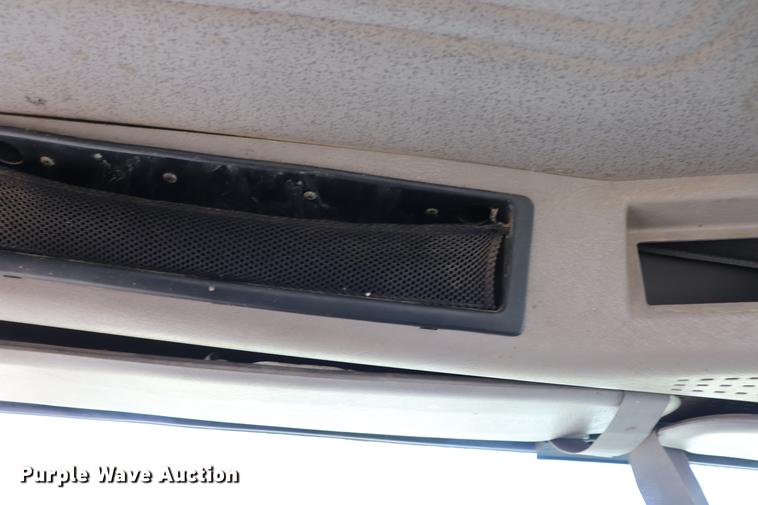 image for item ED9581 2000 International 4900 bucket truck