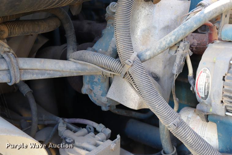 image for item ED9581 2000 International 4900 bucket truck