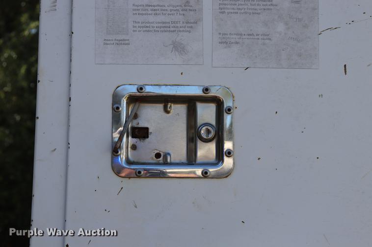 image for item ED9581 2000 International 4900 bucket truck