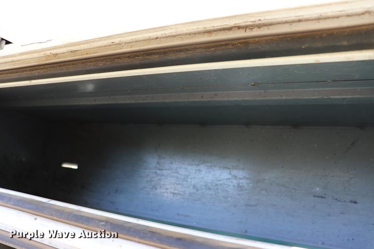 image for item ED9581 2000 International 4900 bucket truck