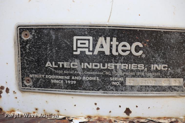 image for item ED9581 2000 International 4900 bucket truck