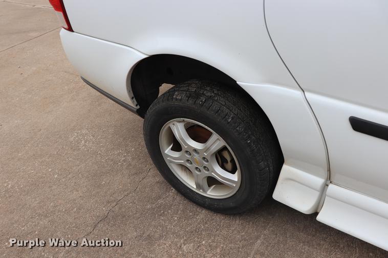 image for item ED9629 2008 Chevrolet Uplander handicap accessible van