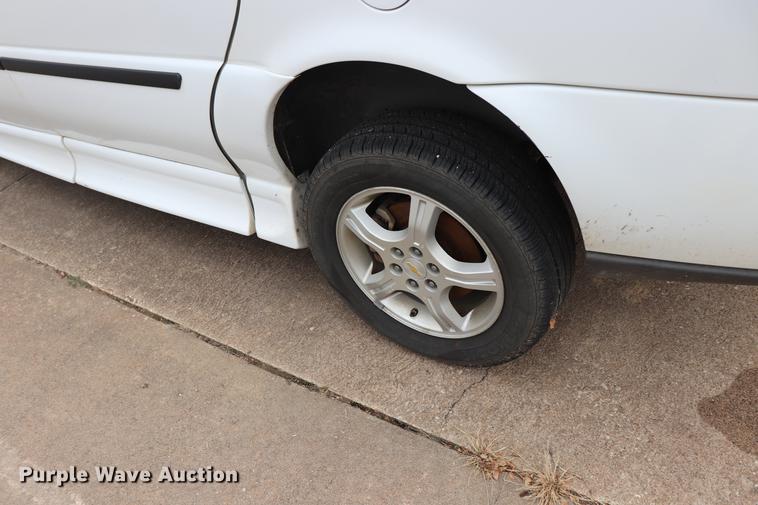 image for item ED9629 2008 Chevrolet Uplander handicap accessible van
