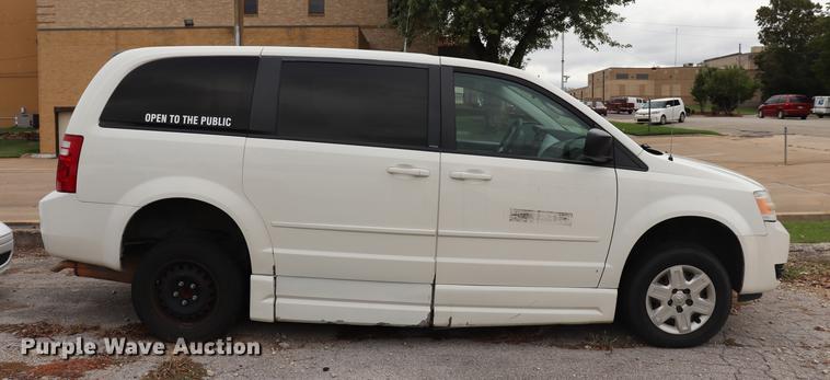 image for item ED9630 2010 Dodge Grand Caravan handicap accessible van