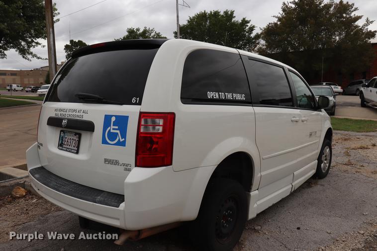 image for item ED9630 2010 Dodge Grand Caravan handicap accessible van