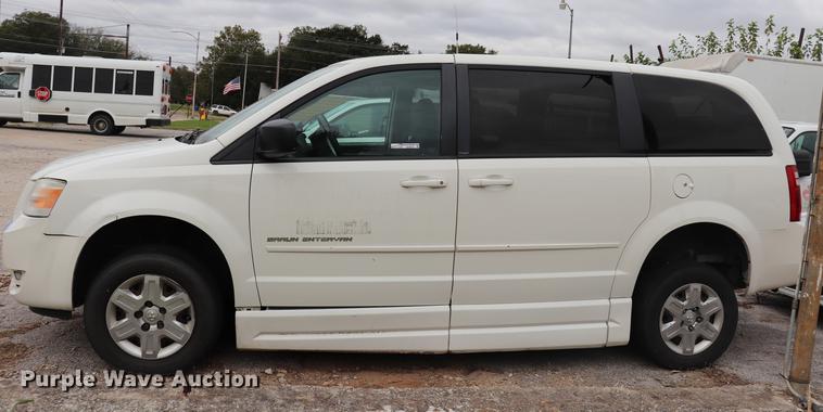 image for item ED9630 2010 Dodge Grand Caravan handicap accessible van