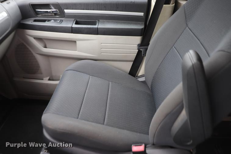 image for item ED9630 2010 Dodge Grand Caravan handicap accessible van