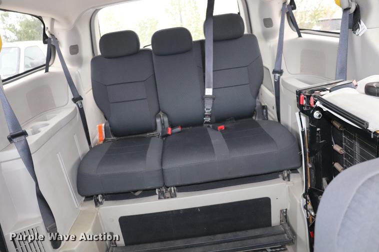 image for item ED9630 2010 Dodge Grand Caravan handicap accessible van