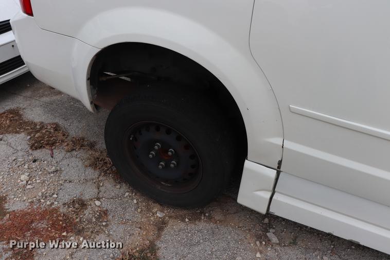 image for item ED9630 2010 Dodge Grand Caravan handicap accessible van