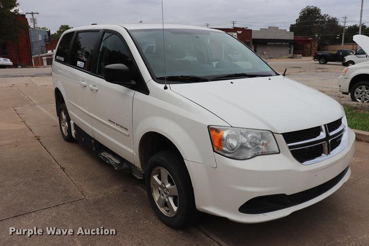 image for item ED9631 2011 Dodge Grand Caravan handicap accessible van