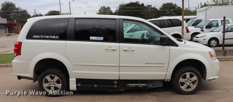 image for item ED9631 2011 Dodge Grand Caravan handicap accessible van
