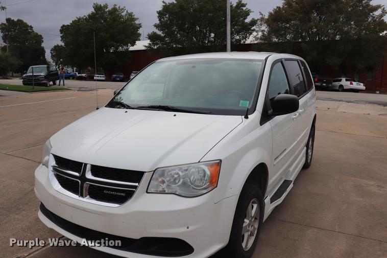 image for item ED9631 2011 Dodge Grand Caravan handicap accessible van