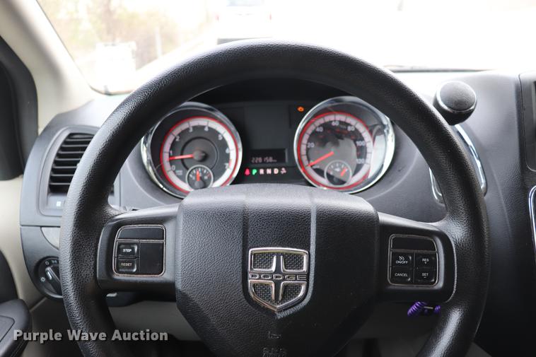 image for item ED9631 2011 Dodge Grand Caravan handicap accessible van