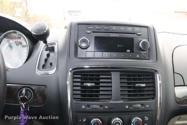 image for item ED9631 2011 Dodge Grand Caravan handicap accessible van