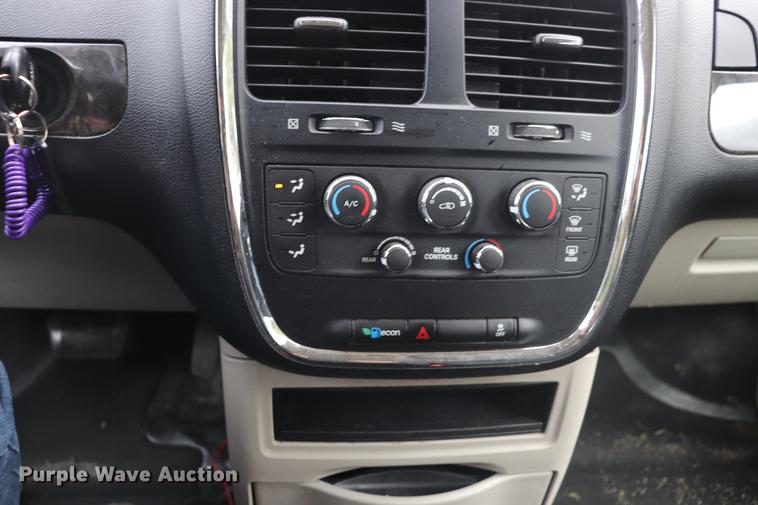 image for item ED9631 2011 Dodge Grand Caravan handicap accessible van