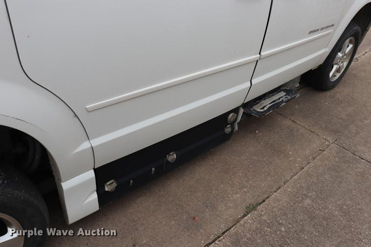 image for item ED9631 2011 Dodge Grand Caravan handicap accessible van