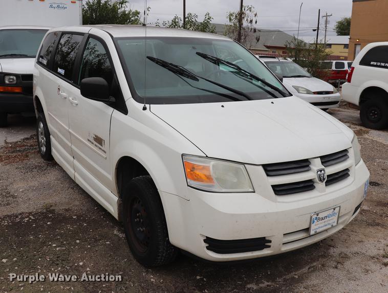 image for item ED9633 2010 Dodge Grand Caravan handicap accessible van