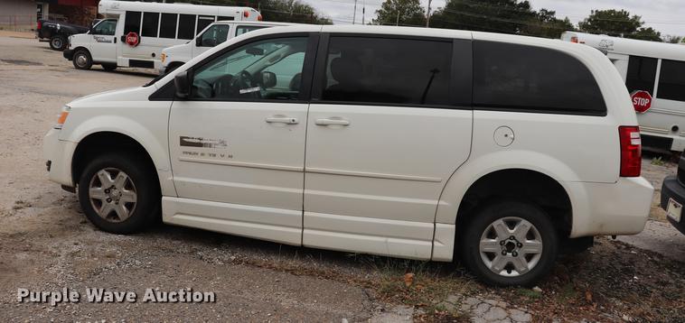 image for item ED9633 2010 Dodge Grand Caravan handicap accessible van