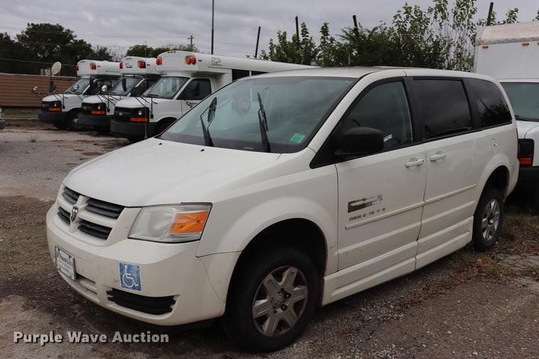image for item ED9633 2010 Dodge Grand Caravan handicap accessible van