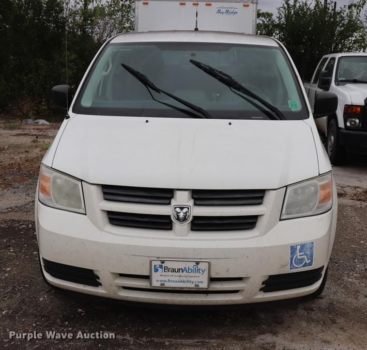 image for item ED9633 2010 Dodge Grand Caravan handicap accessible van