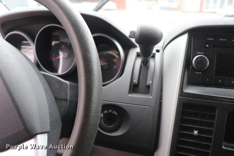 image for item ED9633 2010 Dodge Grand Caravan handicap accessible van