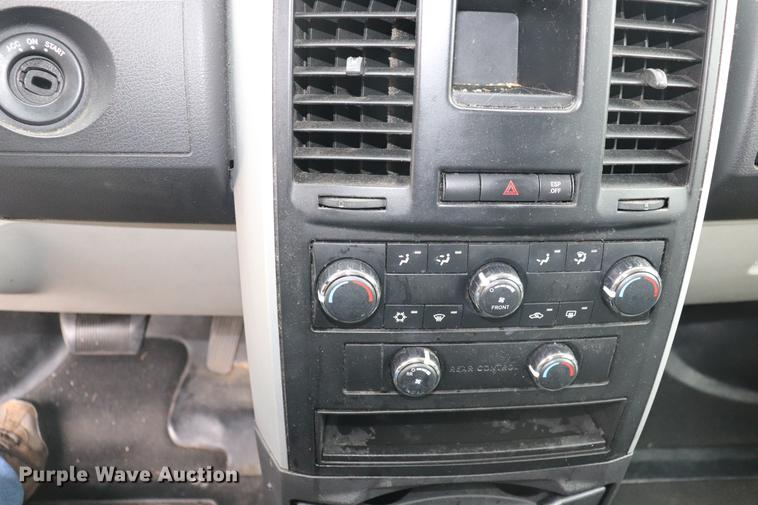 image for item ED9633 2010 Dodge Grand Caravan handicap accessible van