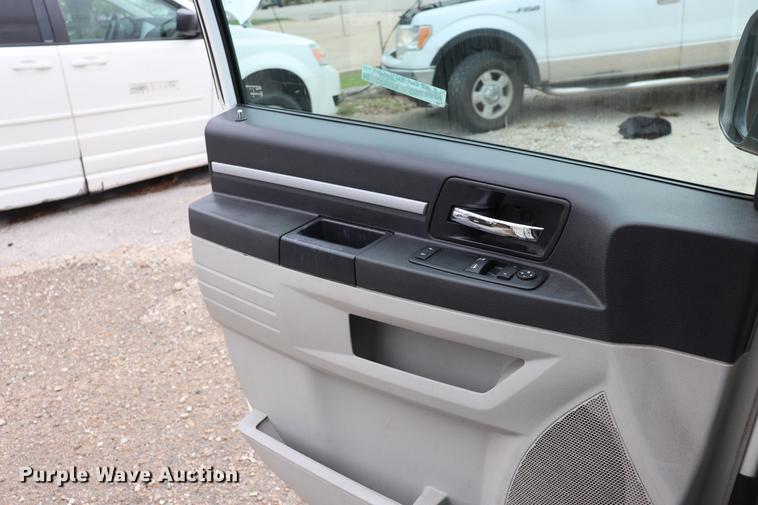 image for item ED9633 2010 Dodge Grand Caravan handicap accessible van