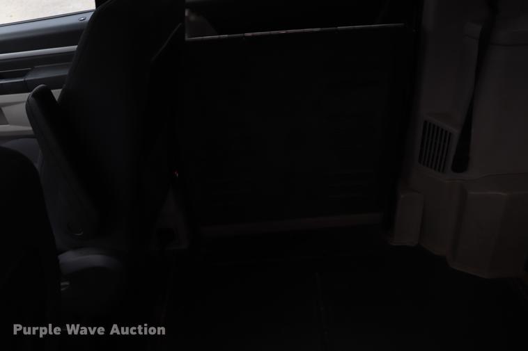 image for item ED9633 2010 Dodge Grand Caravan handicap accessible van