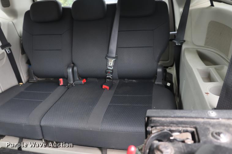 image for item ED9633 2010 Dodge Grand Caravan handicap accessible van