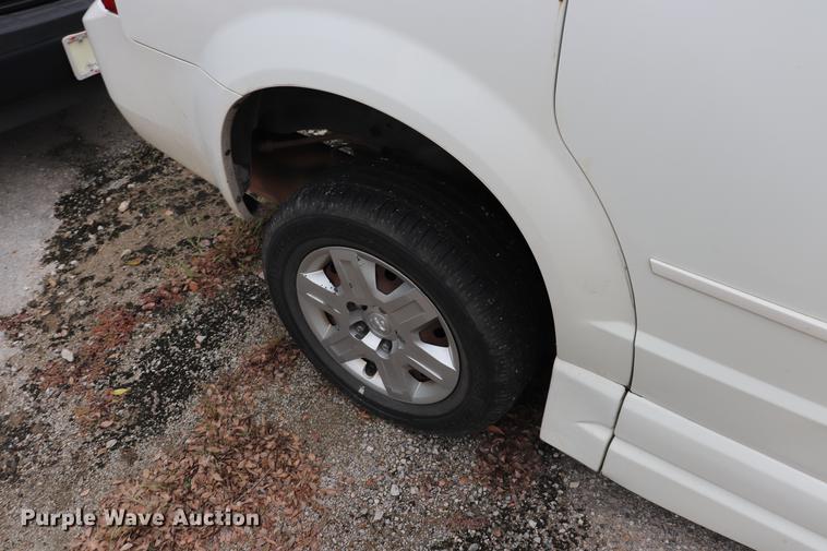 image for item ED9633 2010 Dodge Grand Caravan handicap accessible van