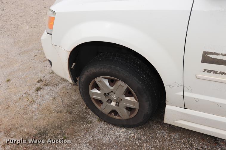 image for item ED9633 2010 Dodge Grand Caravan handicap accessible van