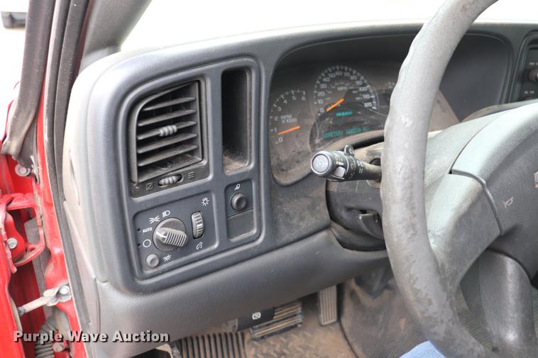 image for item ED9635 2003 Chevrolet Silverado 1500 Ext.Cab pickup truck