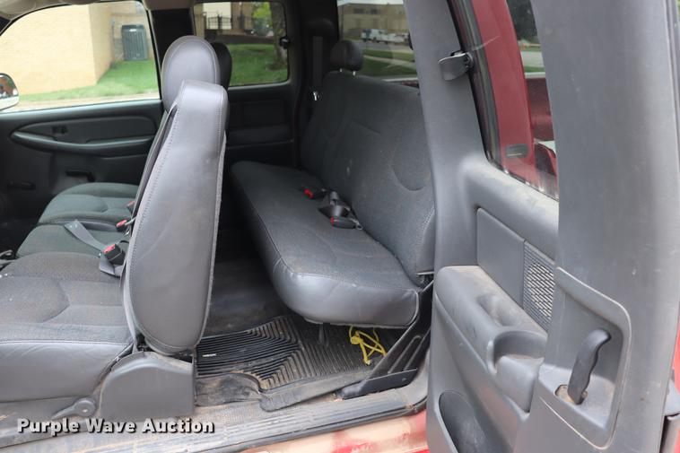 image for item ED9635 2003 Chevrolet Silverado 1500 Ext.Cab pickup truck